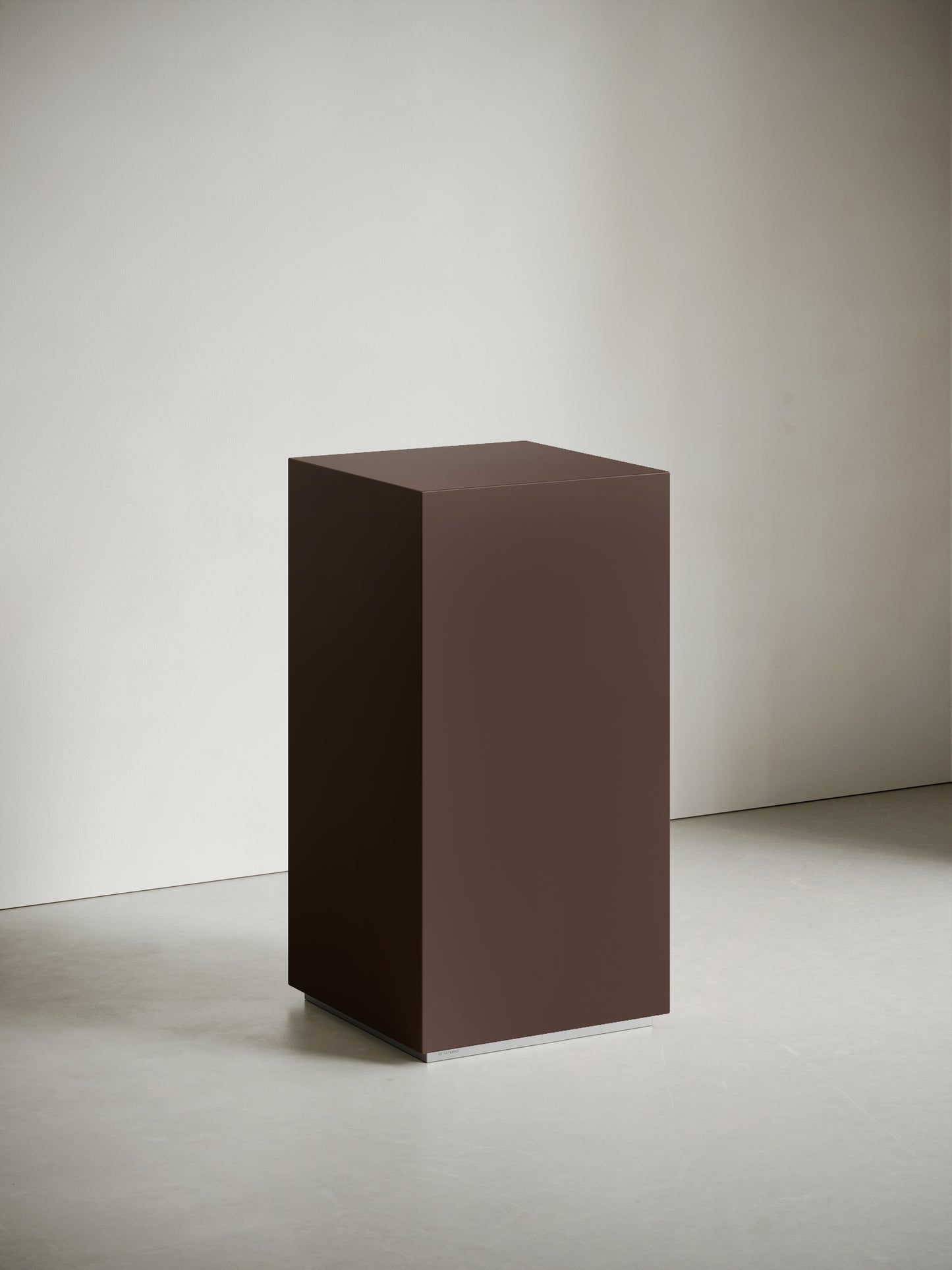 Display Columns | Dark Brown