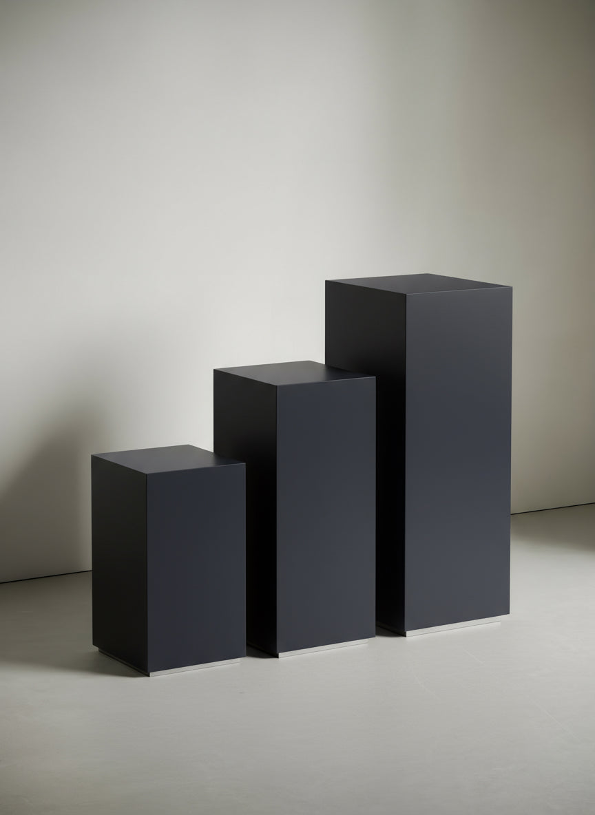 Exhibition columns | Night Navy